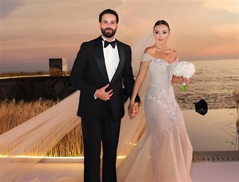 This Bride Made a Grand Entrance Over the Sea!