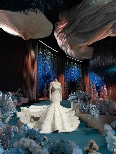 Inside the Riyadh Wedding Defined by Underwater Design, Sculptural Cakes, and Live Star Performances