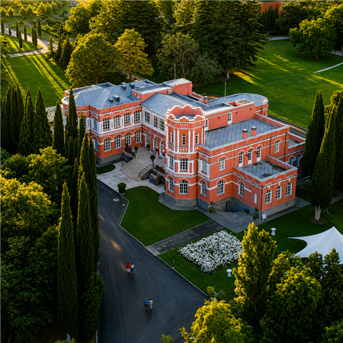 Castles, Vineyards & Lakes: Georgia’s Most Magical Wedding Settings